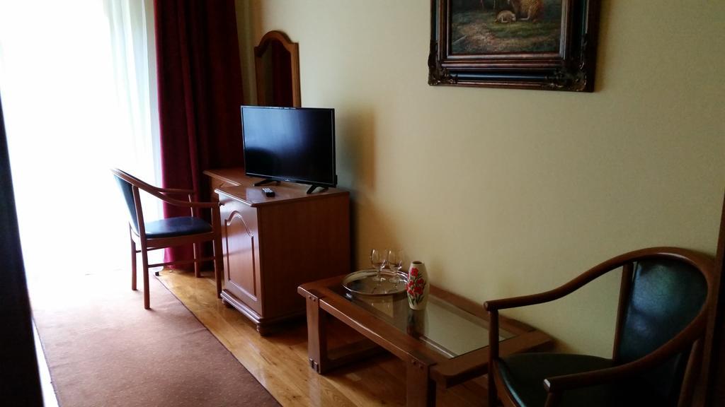 Pension Curmatura Stezii Rasinari Exterior photo