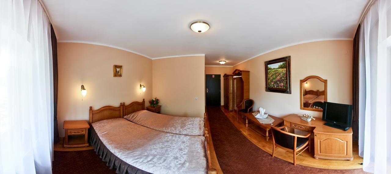 Pension Curmatura Stezii Rasinari Exterior photo